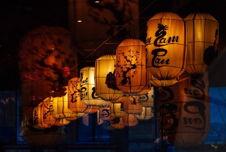 chinese lanterns, restaurant, lamps-7591296.jpg